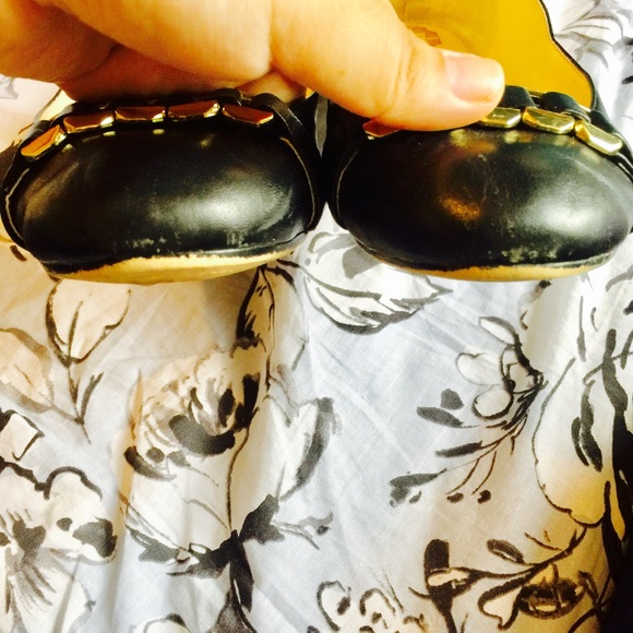 Monet Round Toe Black Flats with Gold Detailing - Picture 3 of 7